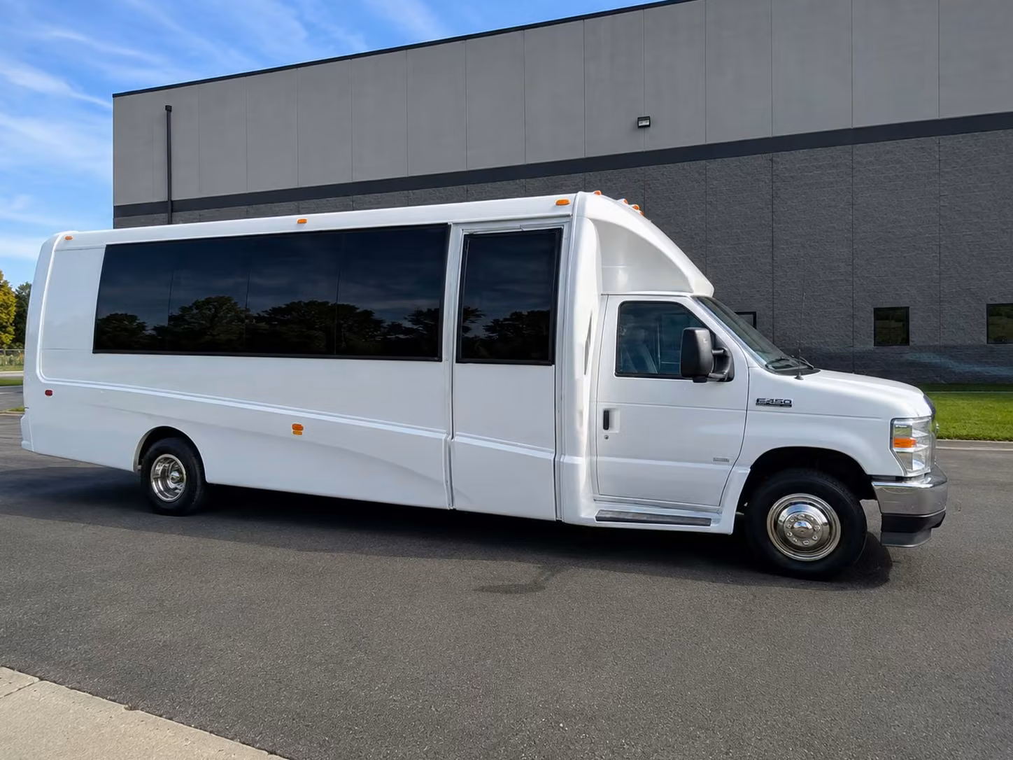 bus rentals for peoria proms homecomings